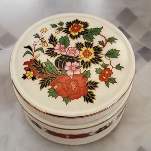 Vintage SADLER England Porcelain Lidded Trinket Jewellery Ring Box